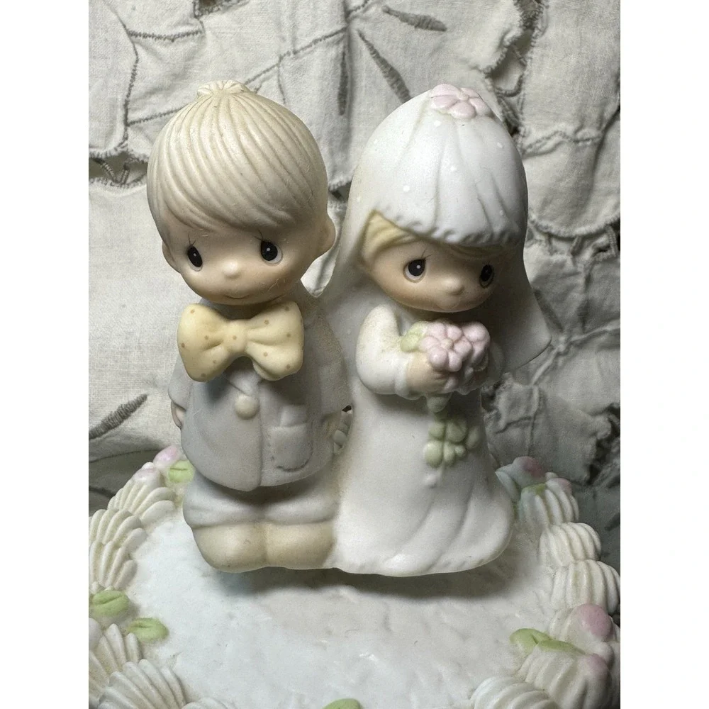 Precious Moments Enesco Collection 1981 Vintage Cake Topper Music Box Wedding