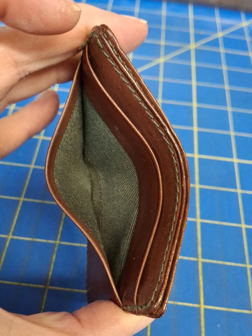 Fossil slim leather