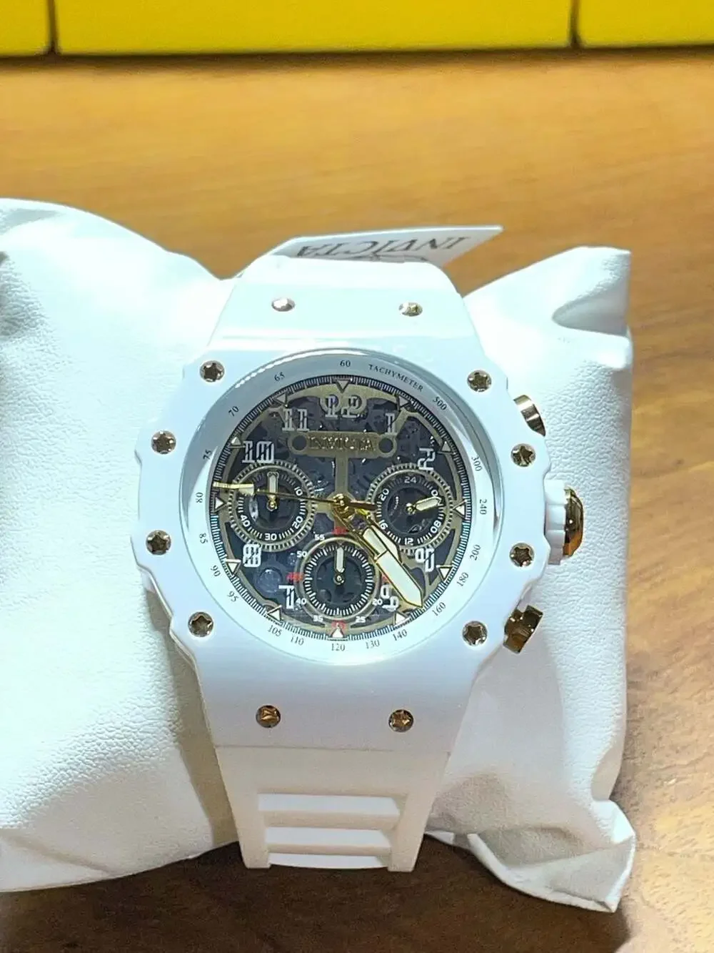 Invicta clean bold