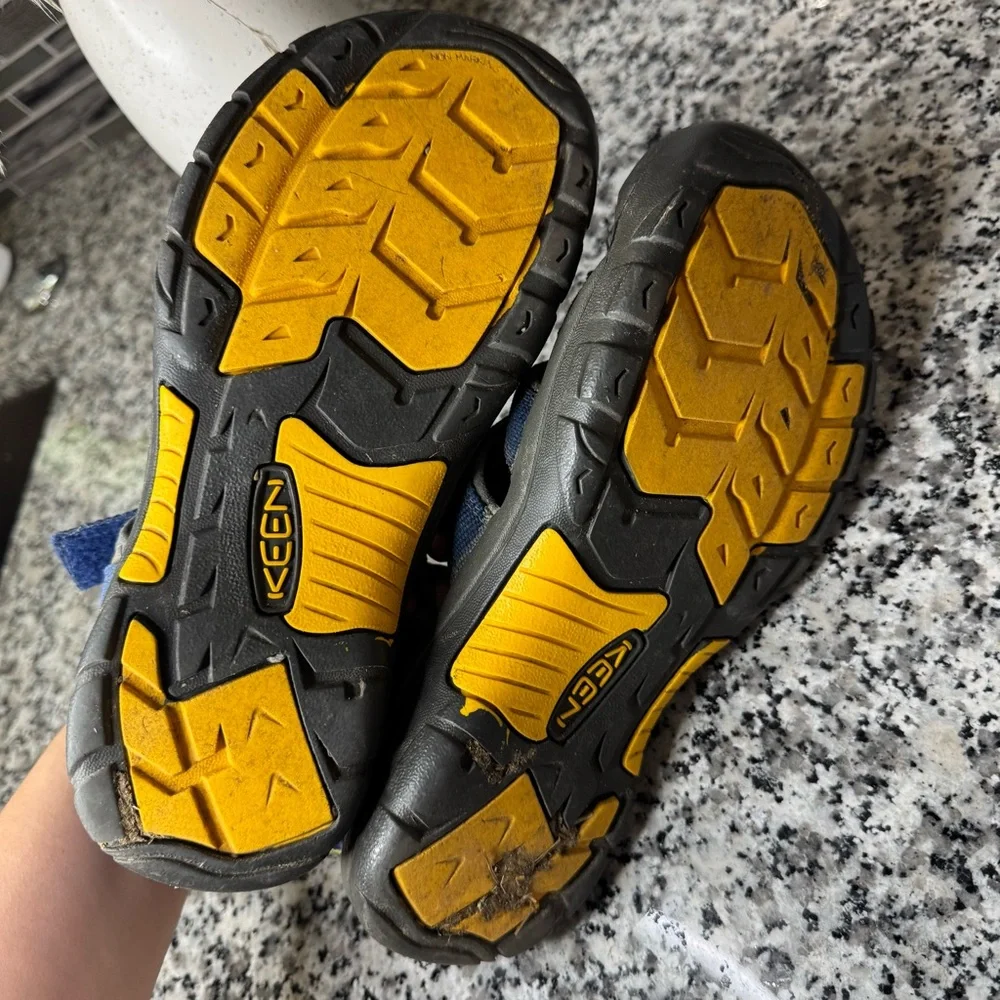 Keen | Kids Newport H2 Sandals Size 6