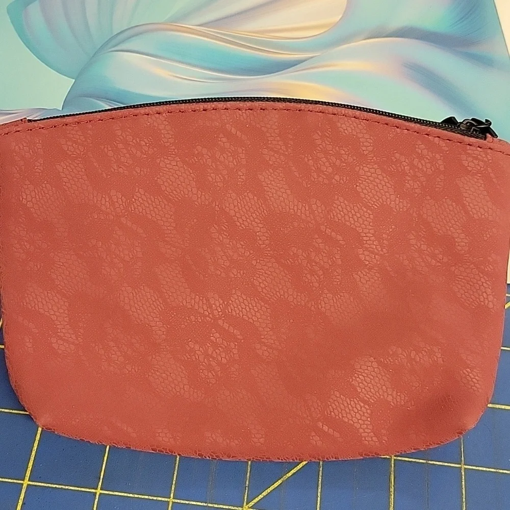 Felts Fun Finds stylish pouch
