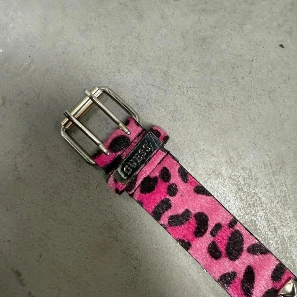 Guess measures 41
