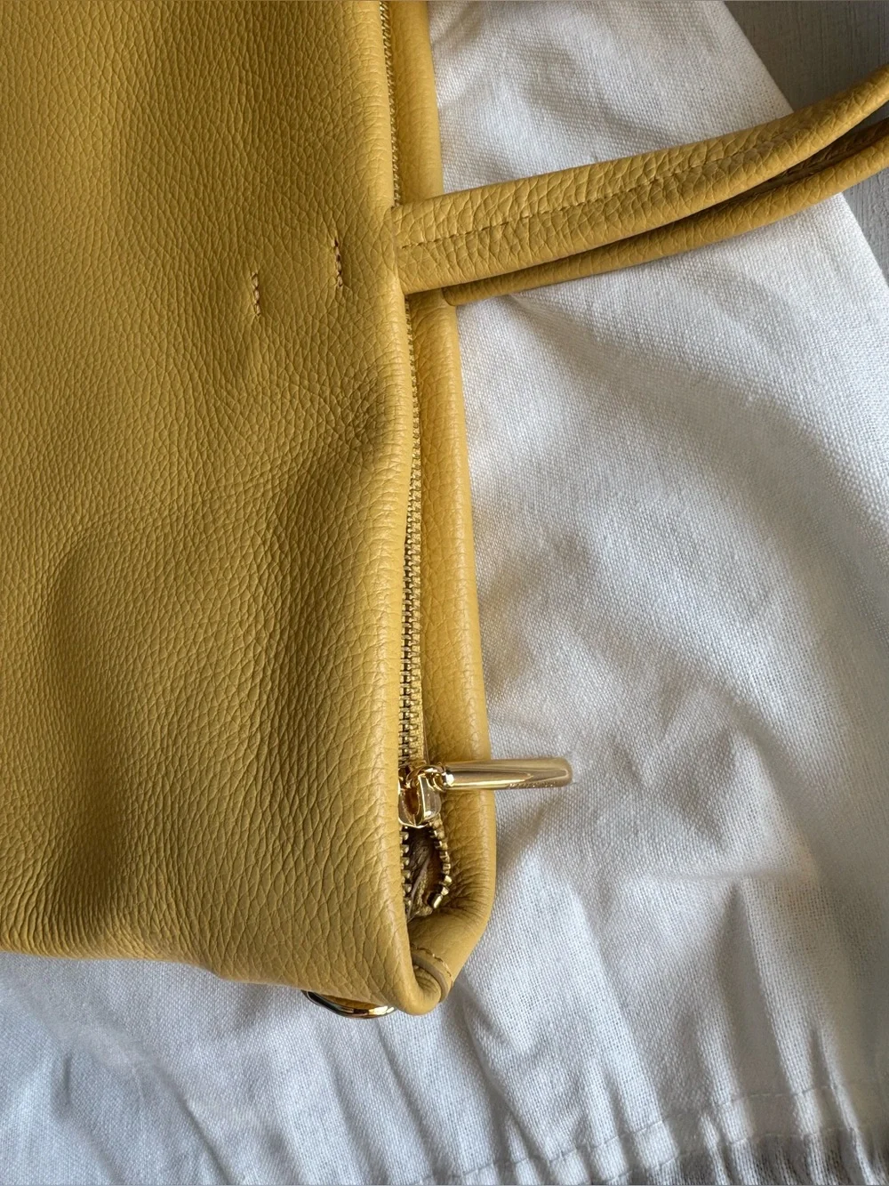 Cuyana brand new