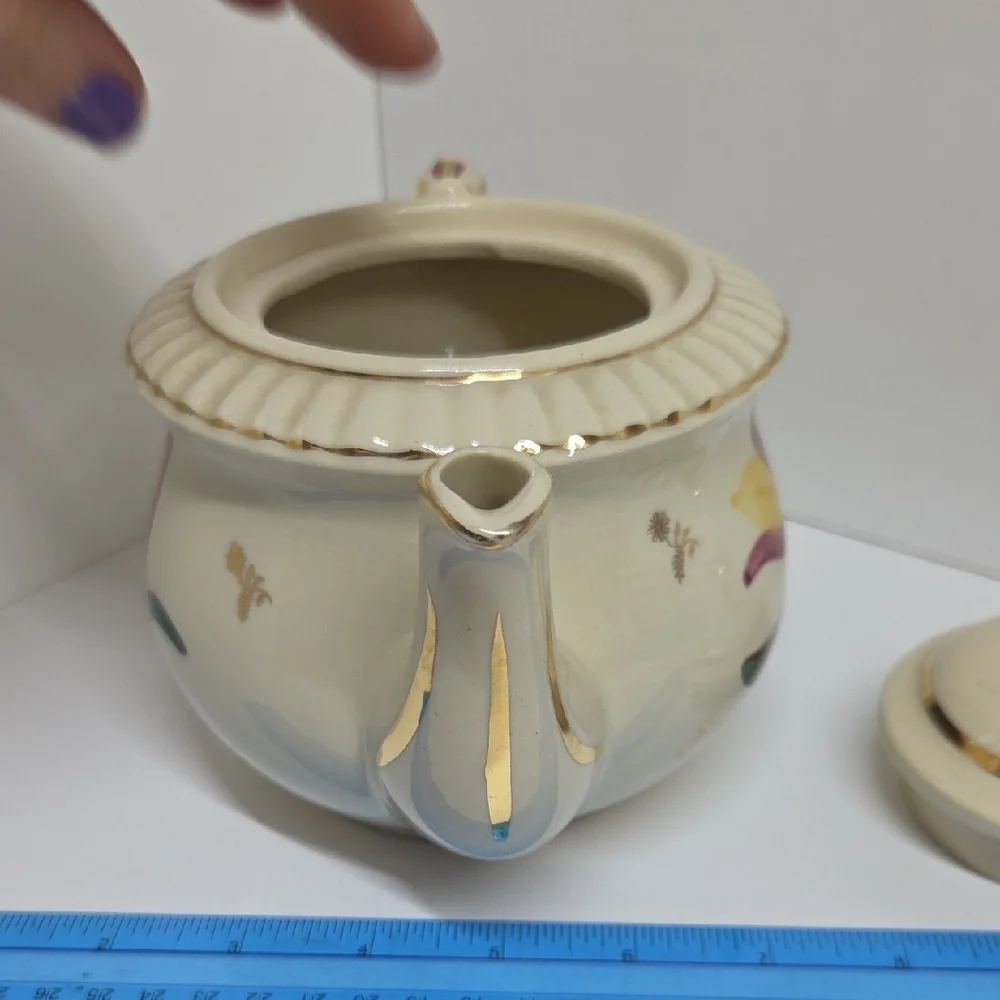 Source Unknown elegant cream