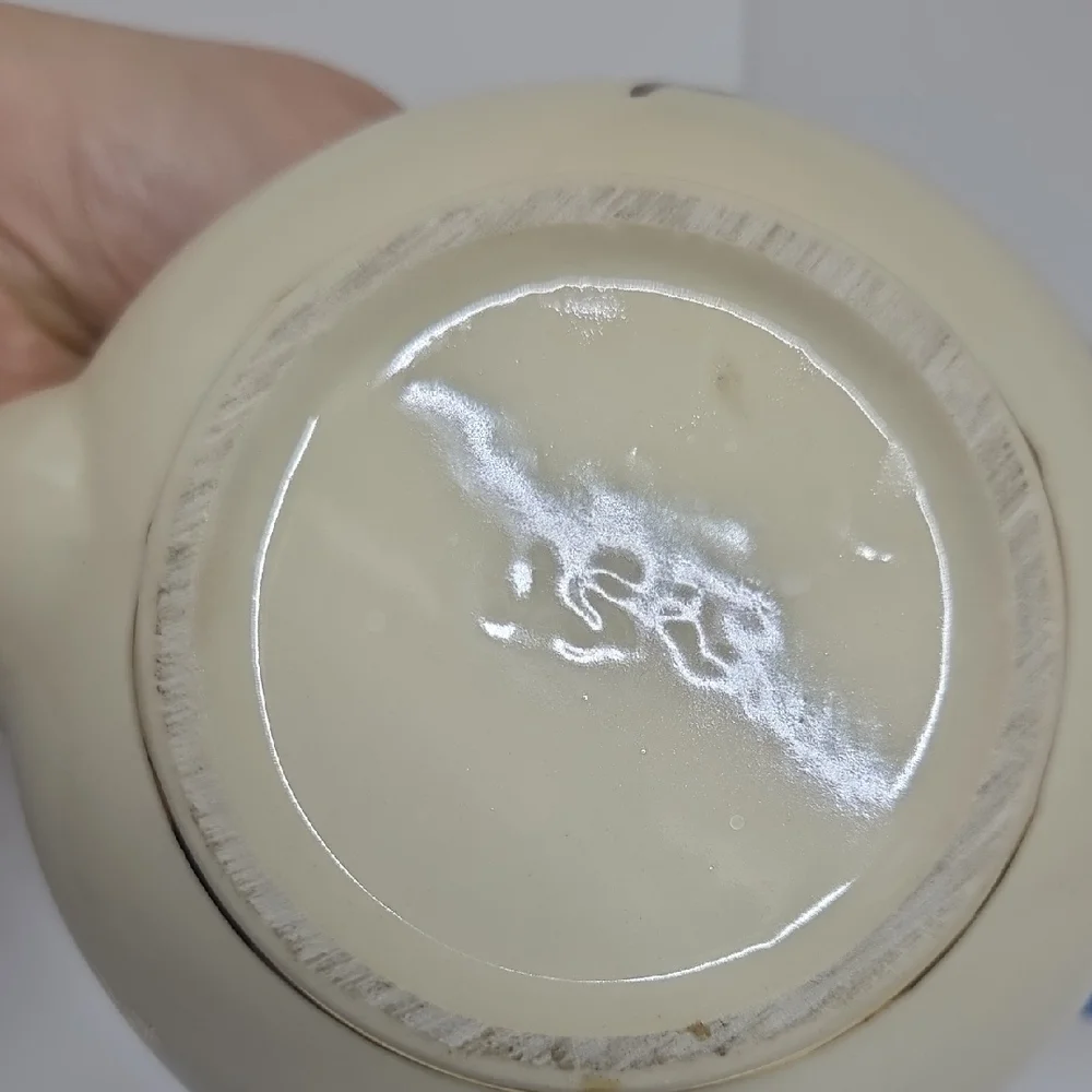 Source Unknown elegant cream