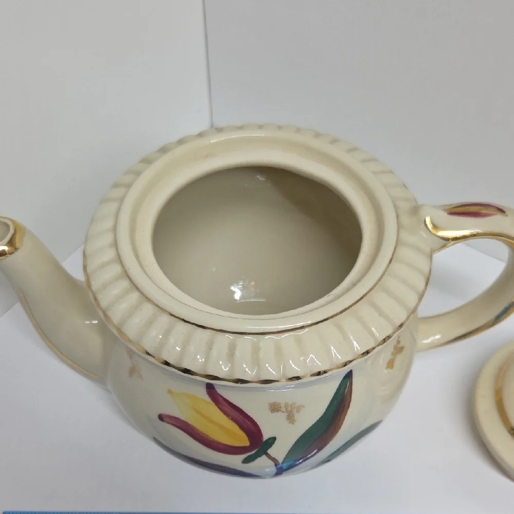 Source Unknown elegant cream