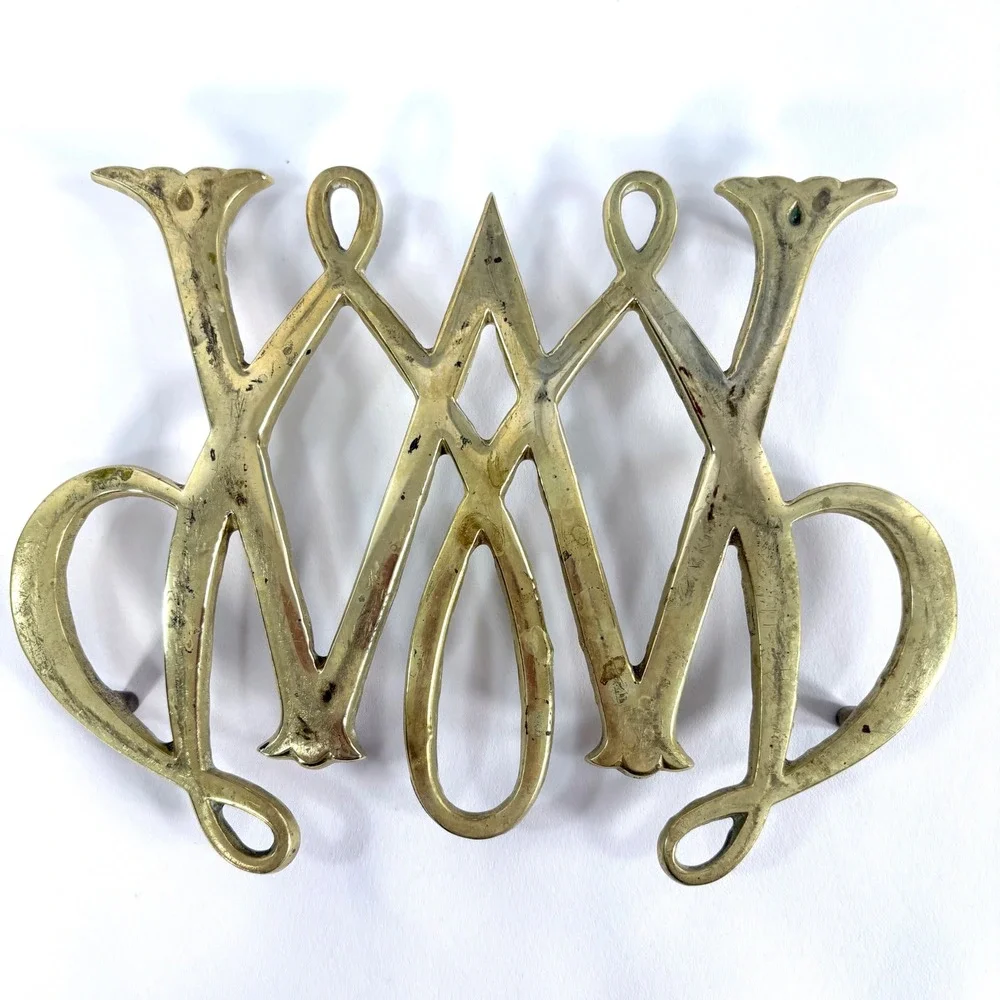 Virginia Metalcrafters William and Mary Cypher Trivet Brass CW 10-11 1950