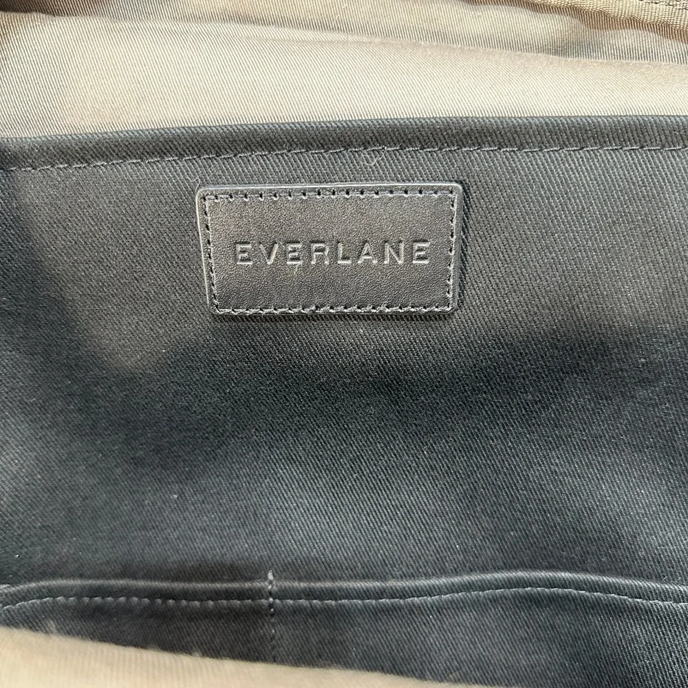Everlane read before