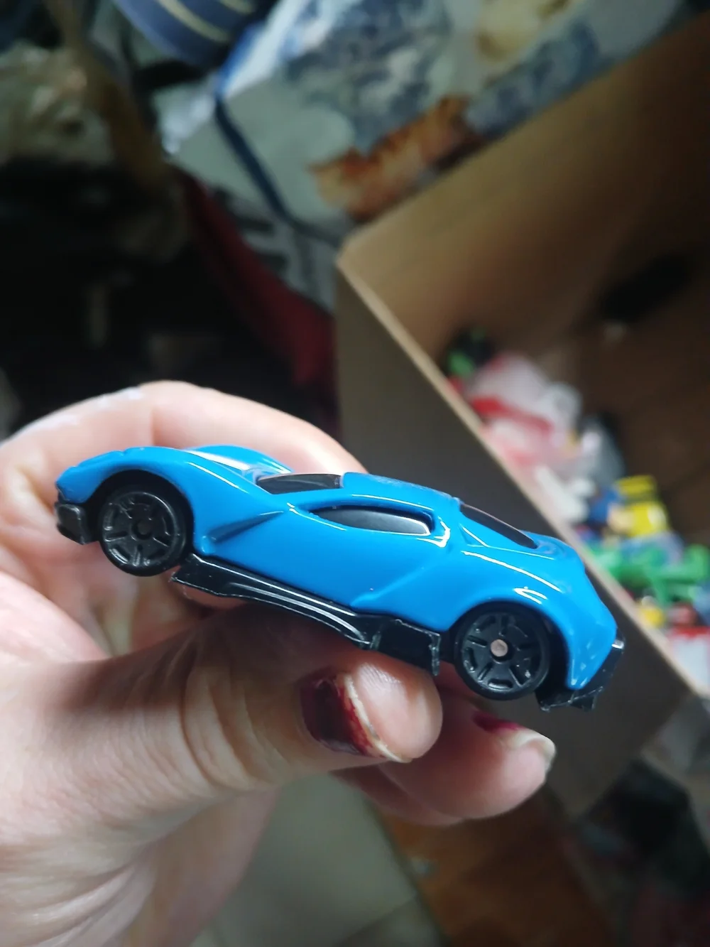 blue Maisto Fresh Metal 
