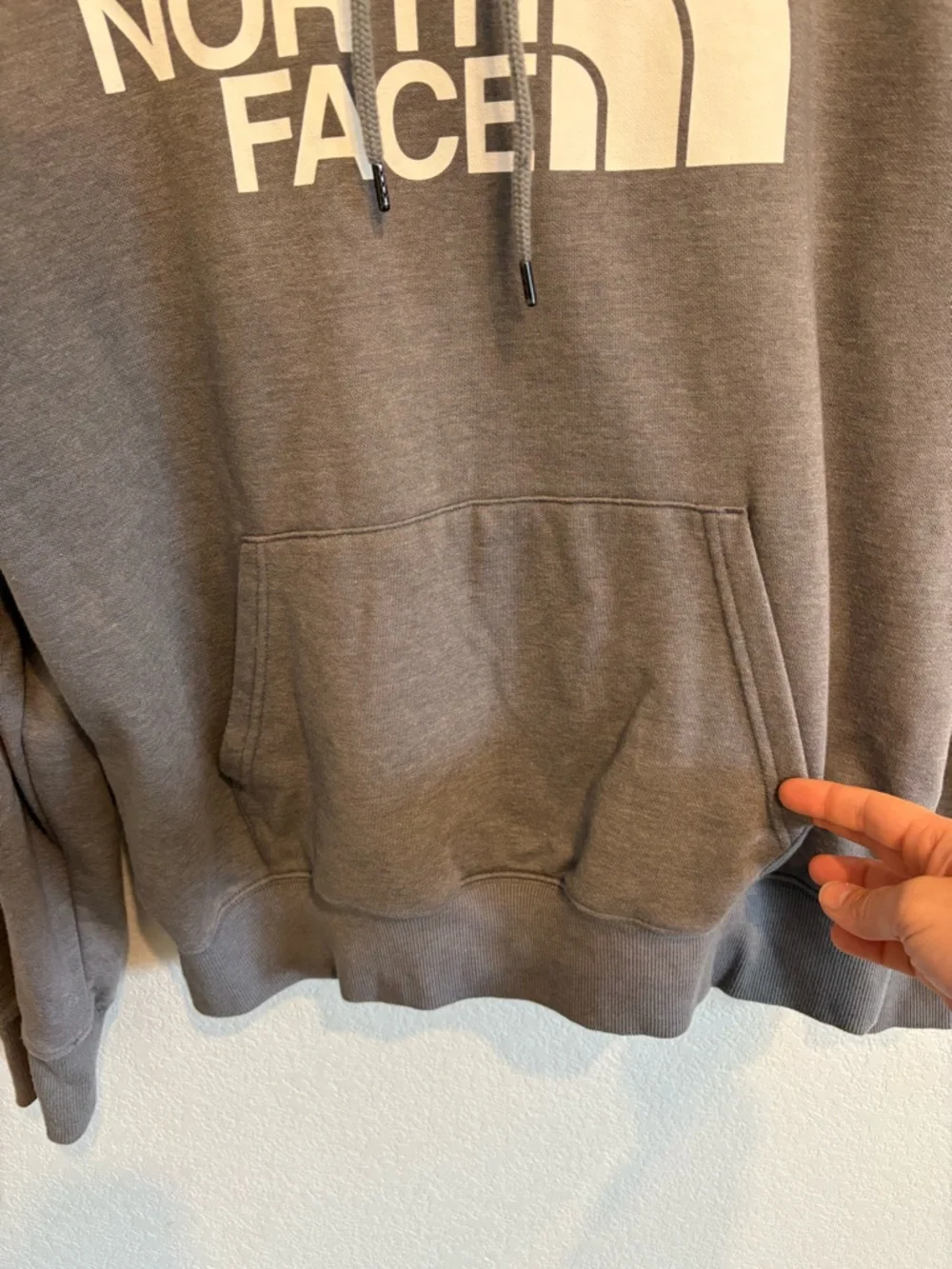 The North Face Gray Logo Hoodie Men’s Large Pullover Sweatshirt Outdoor Casual