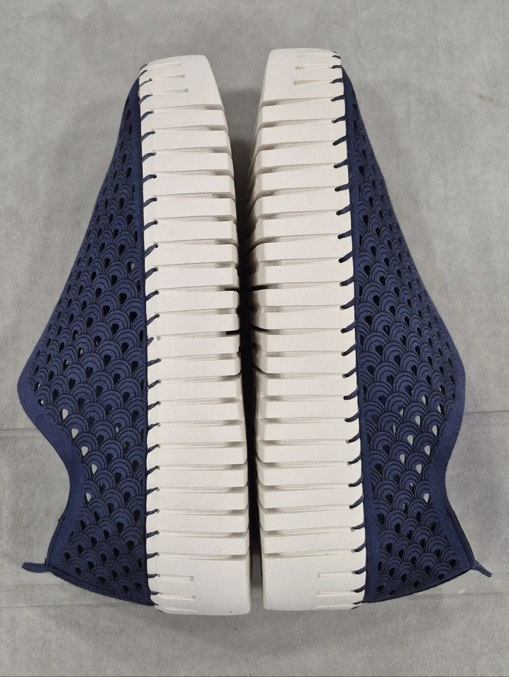 Project Cloud Darcy platform shoes women's 6 navy blue white slip on breathable