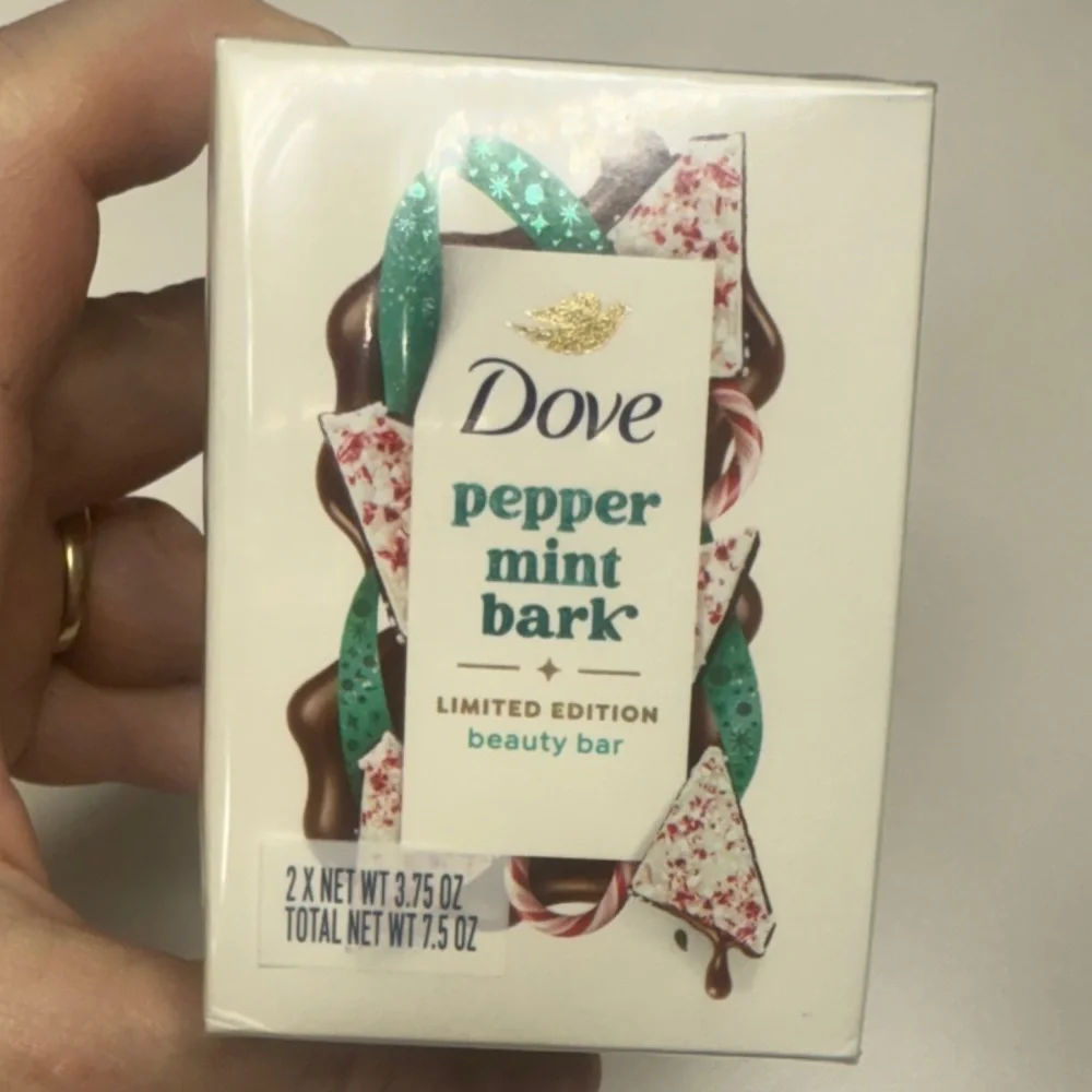 Dove Limited Edition Peppermint Bark Beauty Bar Set of 2