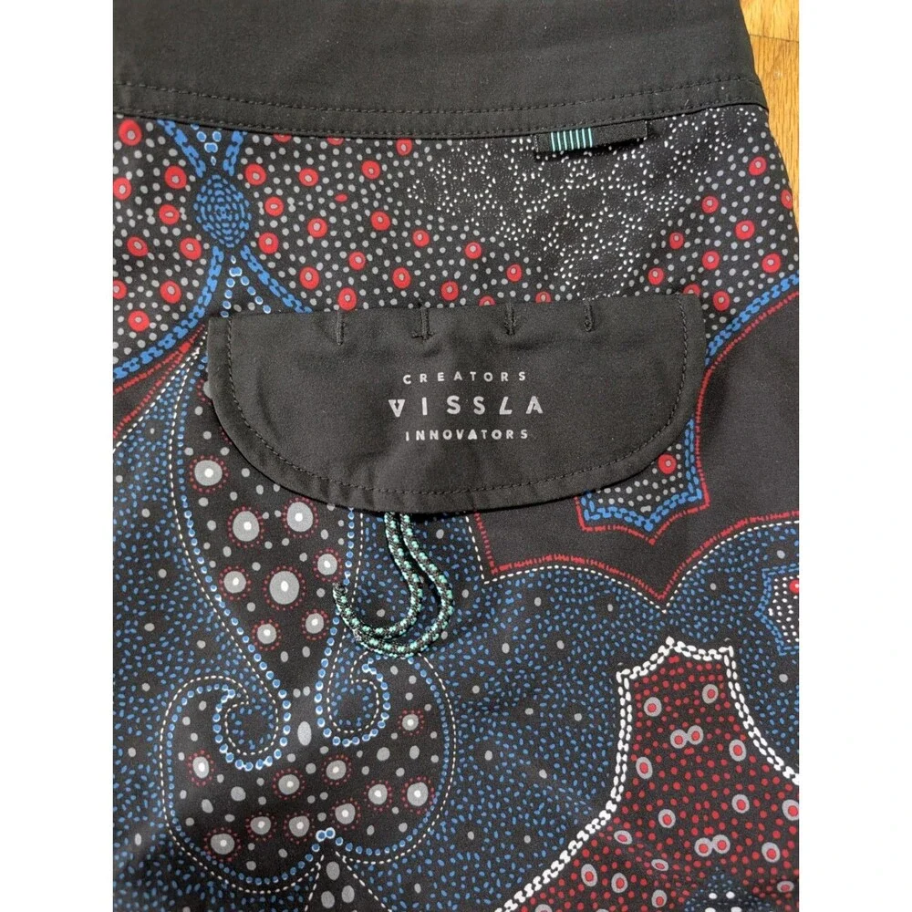VISSLA Men's Navy Blue and Black Patterned Swim Trunks