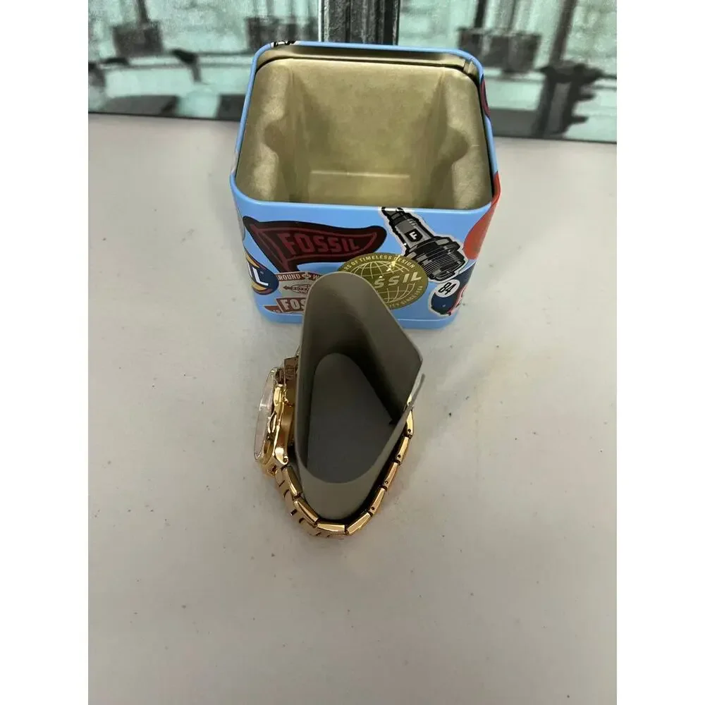 Fossil brand new