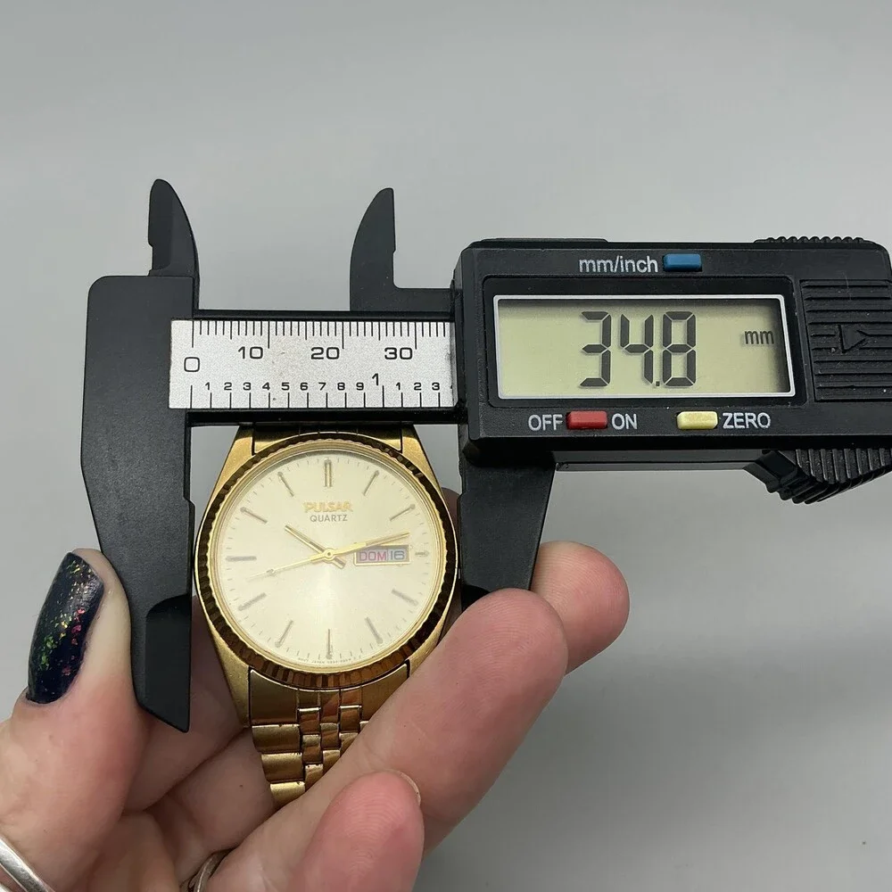 Vintage Pulsar V533-8B50 Mens Watch 35mm Gold Tone Day Date New Battery 7.5