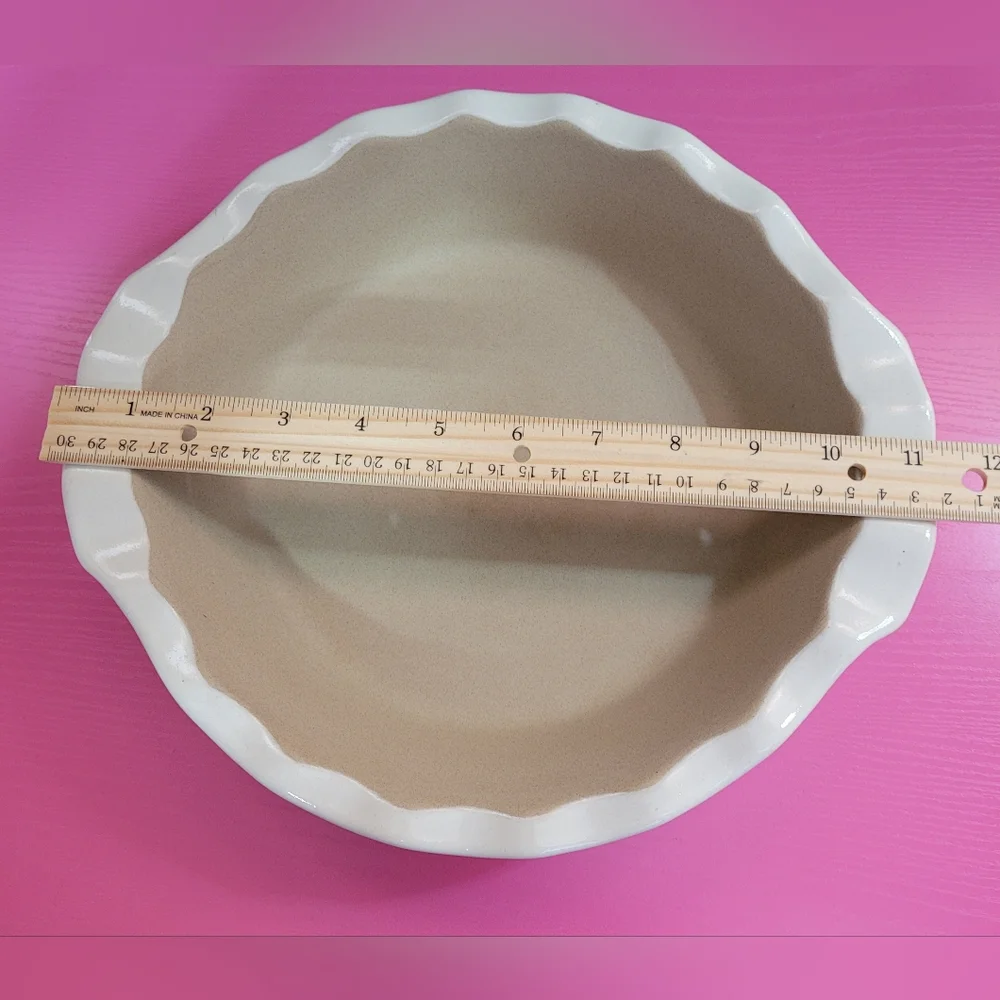 The Pampered Chef Scalloped Edge Stoneware 9
