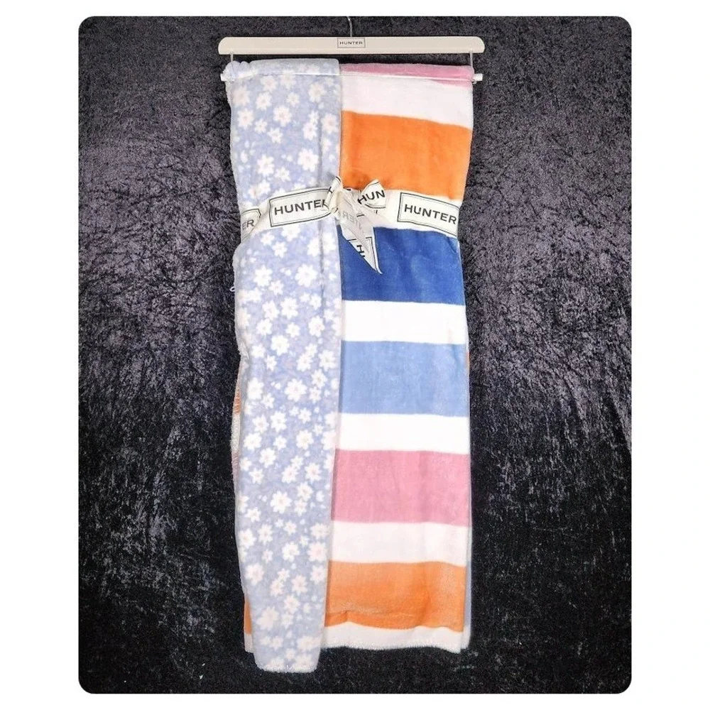 Hunter Reversible Plush Throw Blanket Blue Floral Multi Color Stripe 50x70 NEW