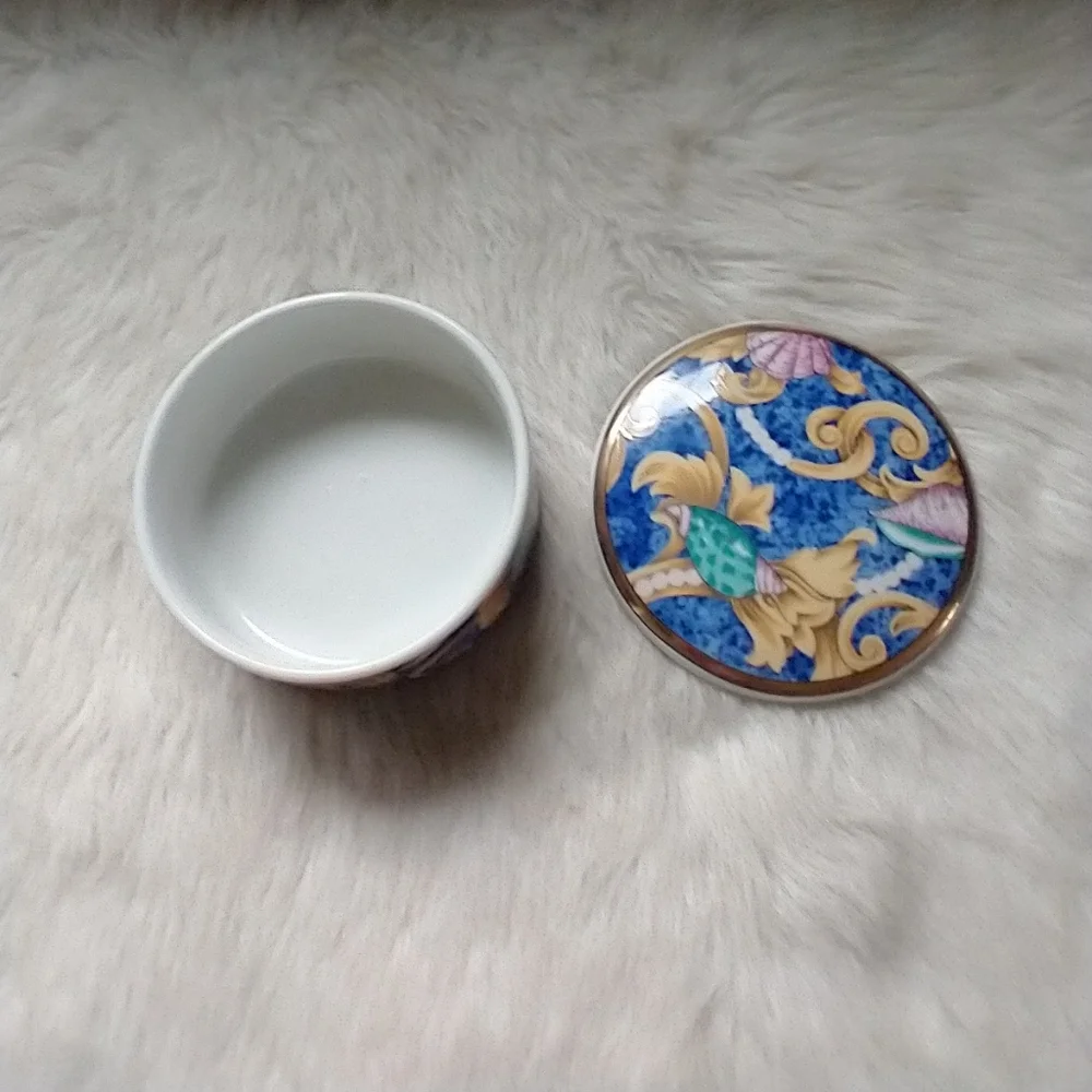 OTAGIRI Small Round Blue‎ Porcelain Trinket Box Kimiko Ikeda Japan Seashell