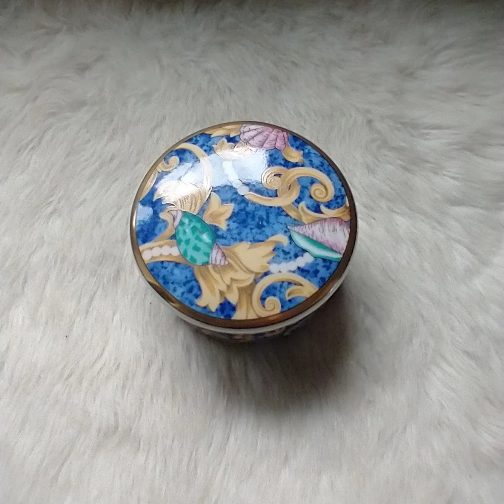 OTAGIRI Small Round Blue‎ Porcelain Trinket Box Kimiko Ikeda Japan Seashell