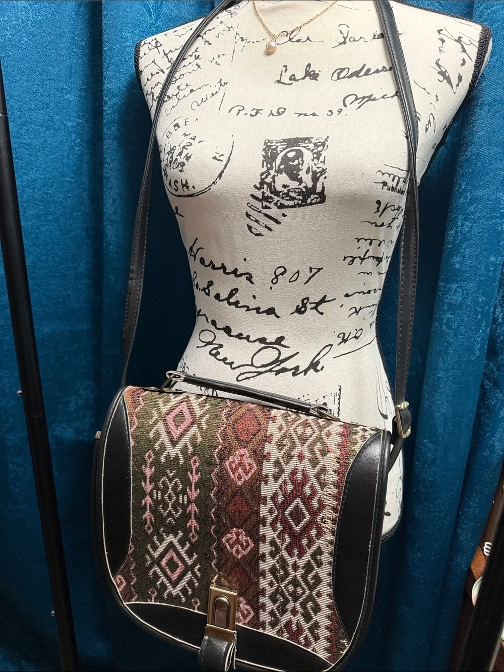 Woven Pattern Shoulder Bag in Olive and Pink Boho Country