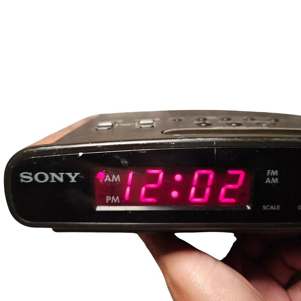 MCM Sony Dream Machine ICF-C420 Dual Alarm Clock Radio FM AM Wood Grain Vintage