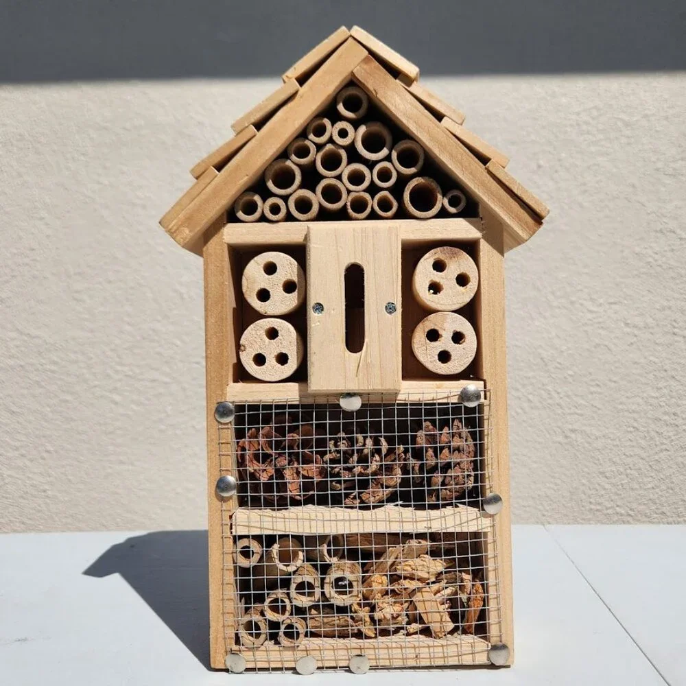 Insect Motel Hotel Garden Decor Mason Bee Home Ladybugs Cedar Wood Wooden Butter