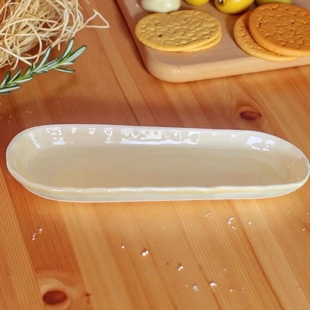 Maioliche Jessica Italian pottery serving dish, narrow, for crackers etc. EUC