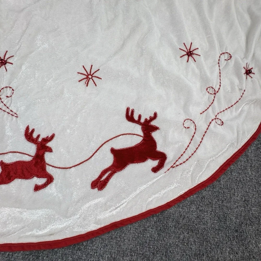 Y2K Christmas Tree Skirt Appliqued Embroidered Red Velvet White Santa Sleigh 47
