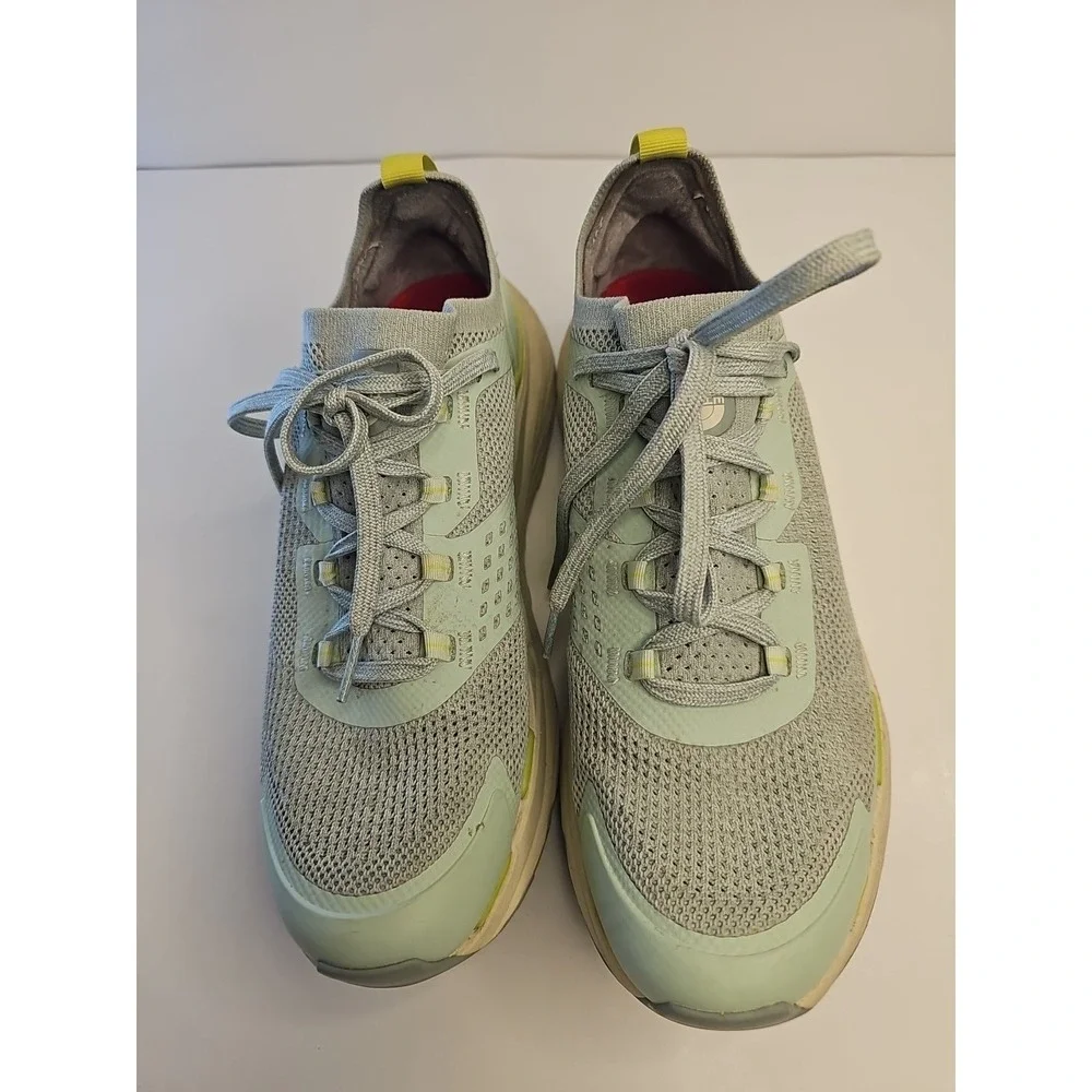 The North‎ Face Women's VECTIV Escape Hiking Shoes - Green Mist/Wrought Iron 8.5