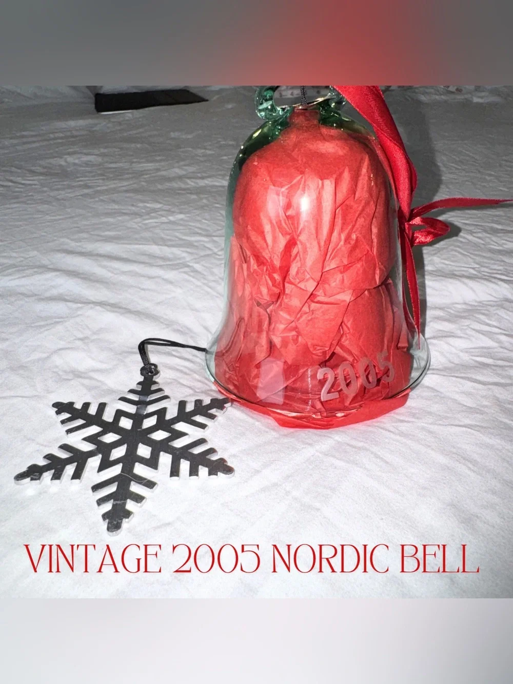 Vintage 2005 Woodstock Chimes Nordic Bell Green Glass Etched‎ Snowflakes