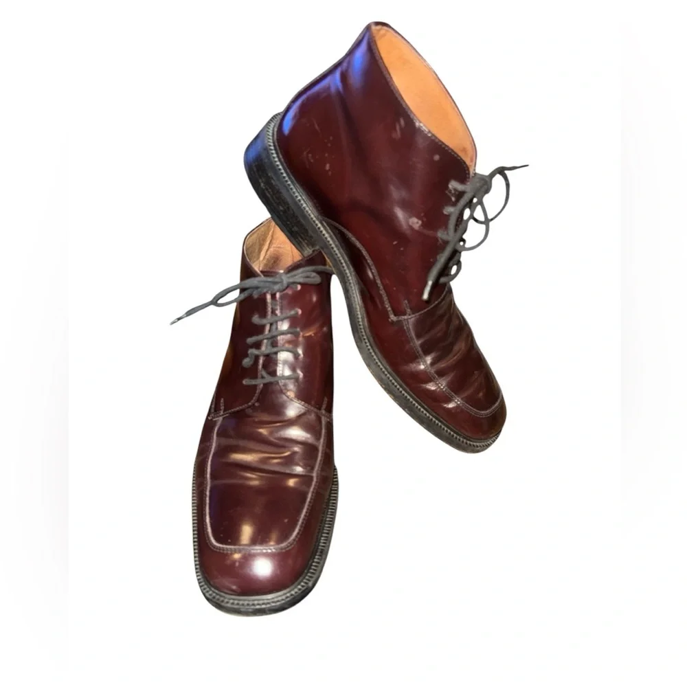 Banana Republic sleek leather