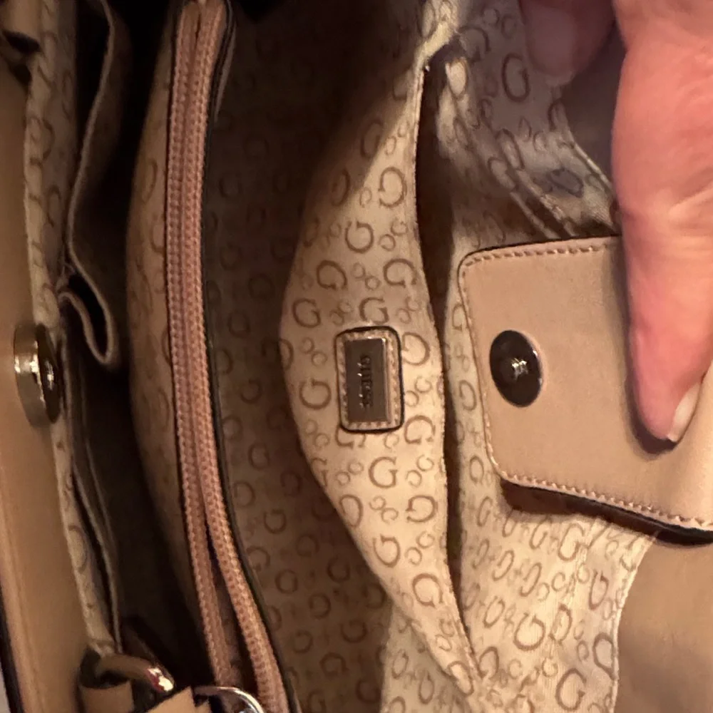 Guess elegant tan