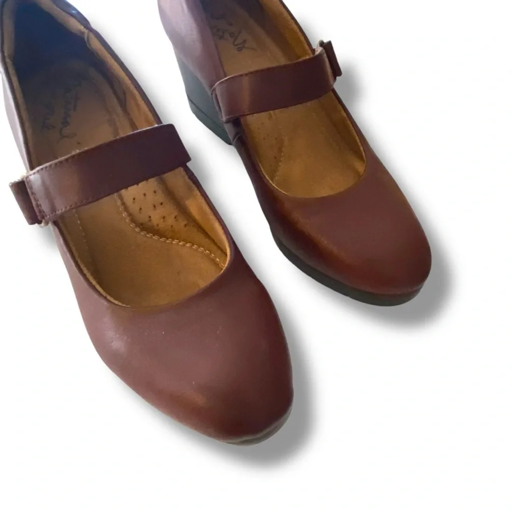 Natural Soul Women’s Maritza Mary Jane Almond Toe Faux‎ Leather Brown Wedge