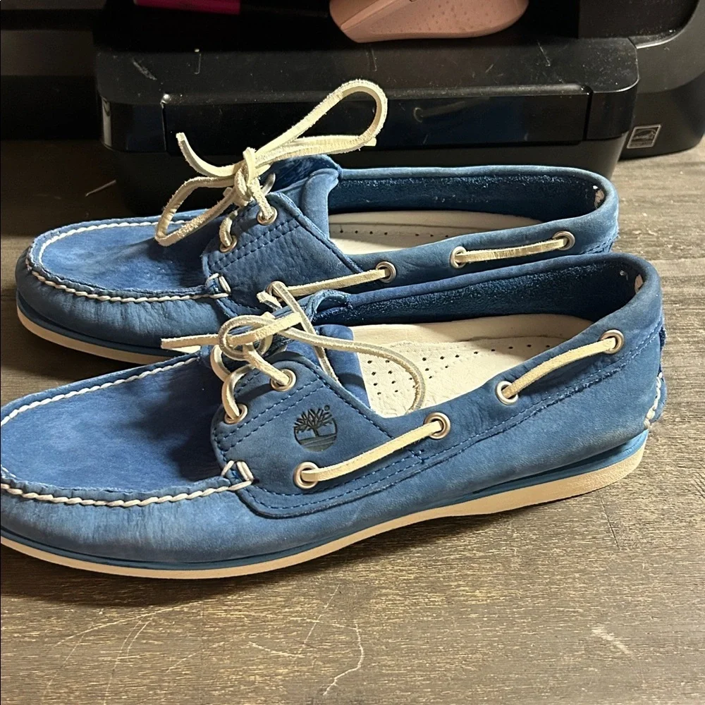 Timberland blue wear accents