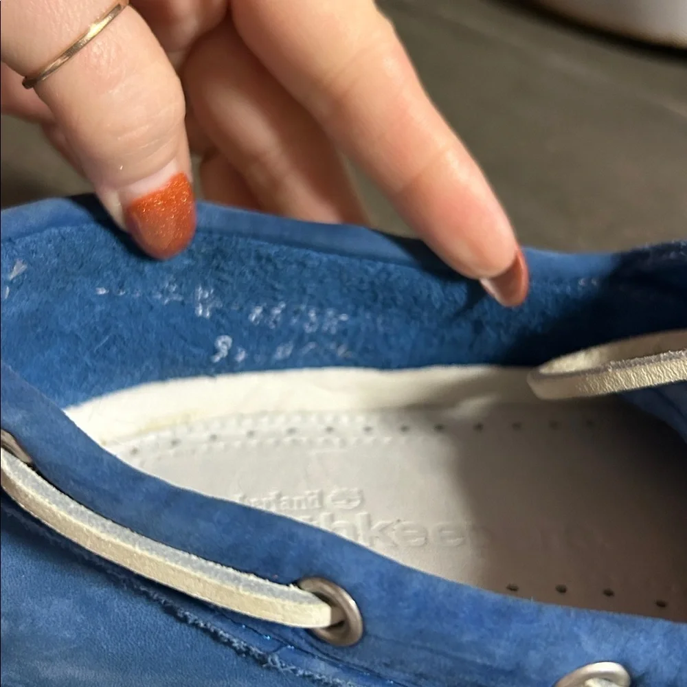 Timberland accents elegant