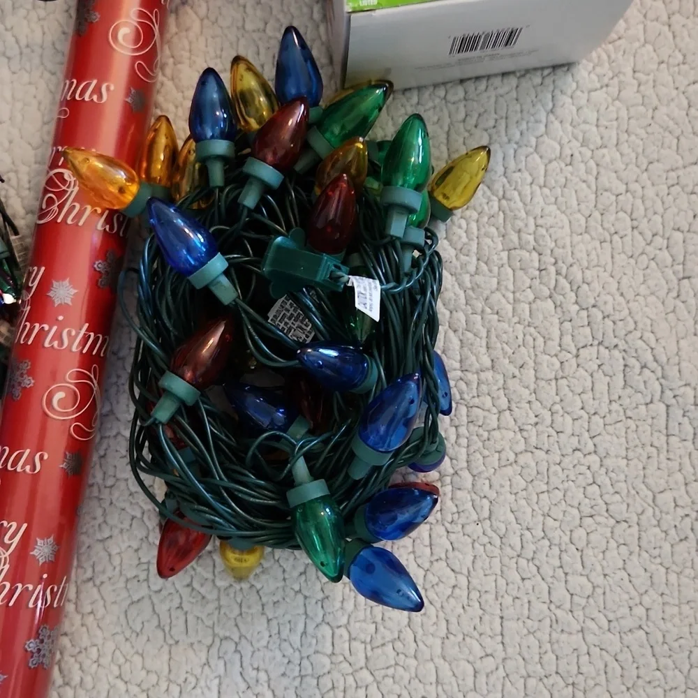 NWT Merry Christmas Lights and Wrapping Papper Bundle Holiday Winter LED Set