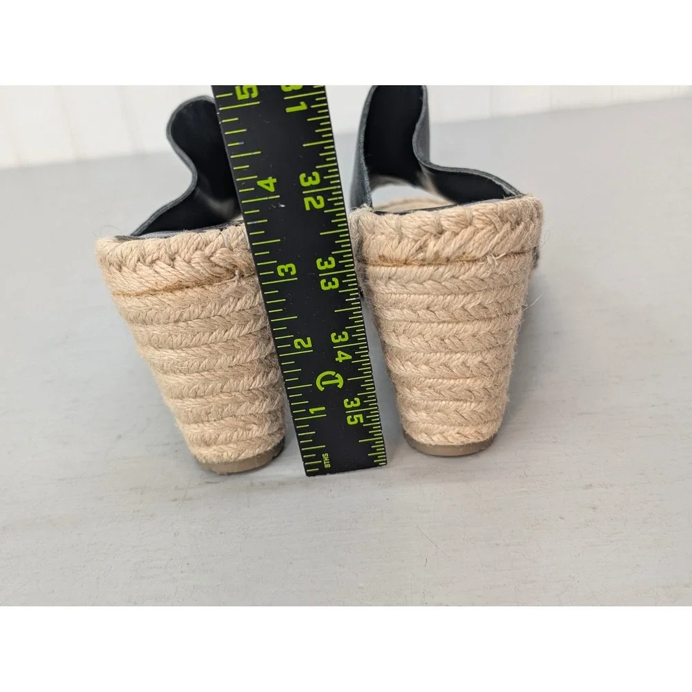 Enzo Angiolini known vacation