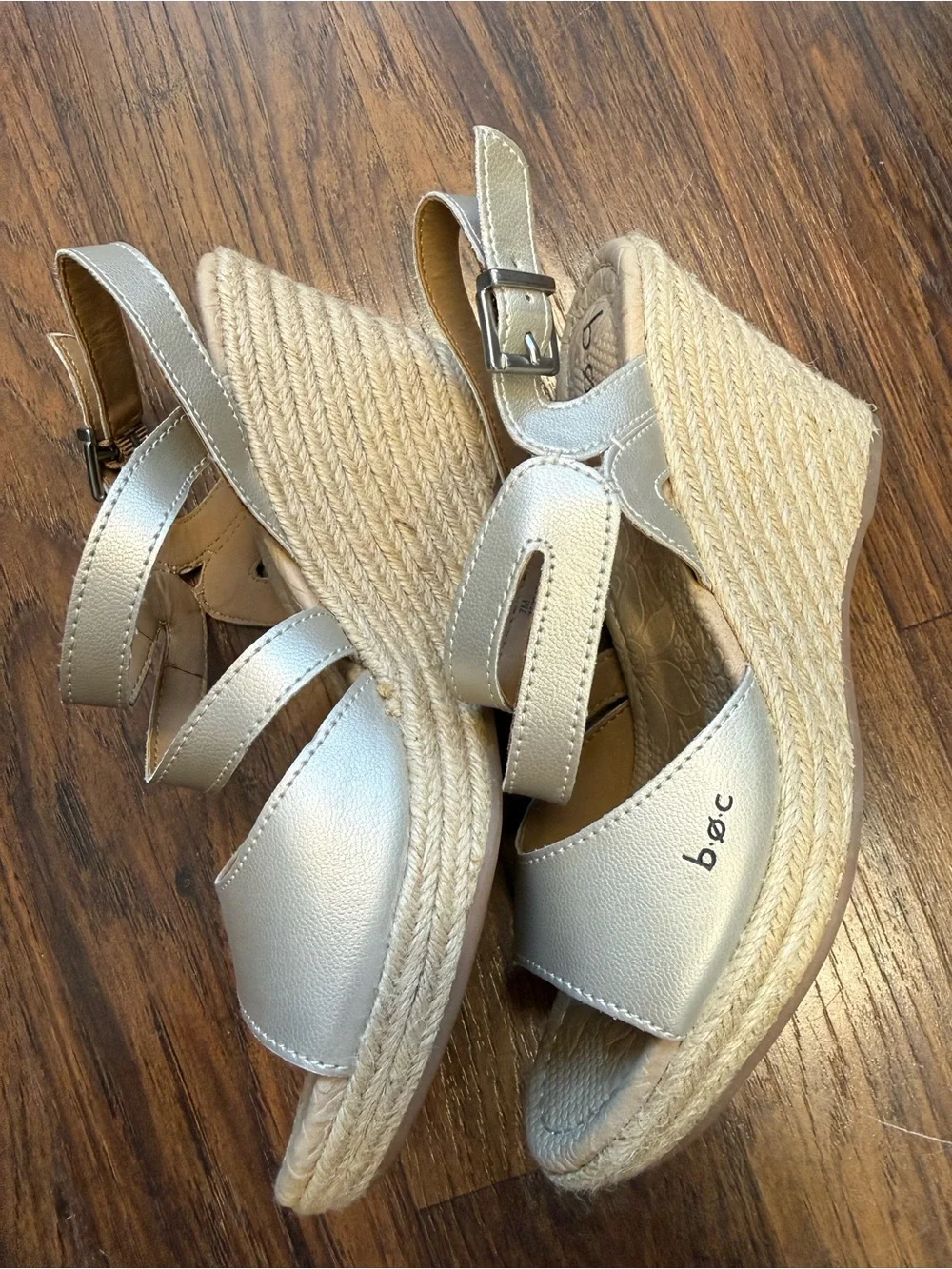 b.o.c. strappy wedge