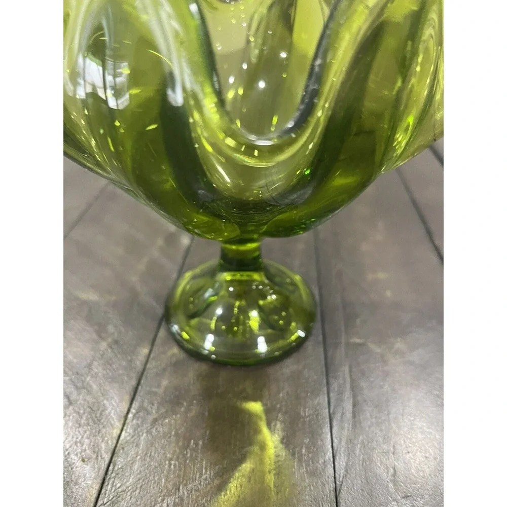 N/A measures green handkerchief