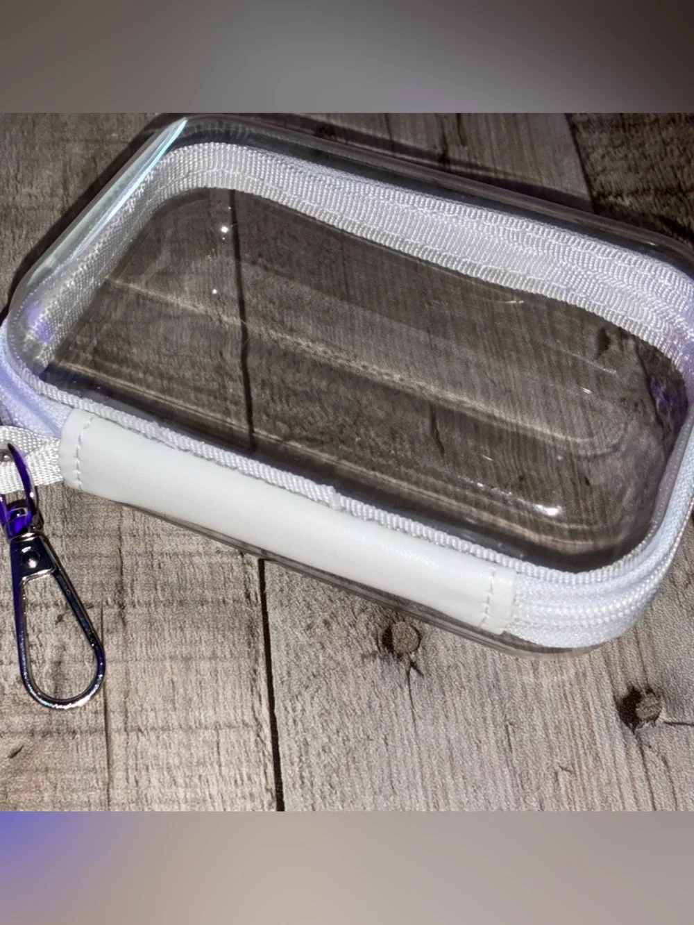 Target keychain hard closure