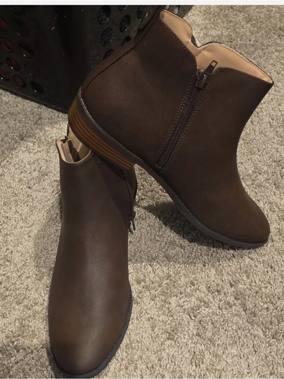Journee Collection sleek chukka