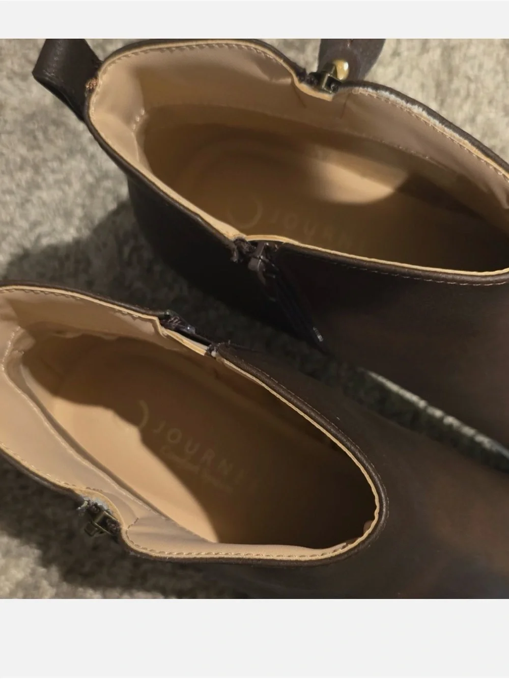 Journee Collection sleek chukka