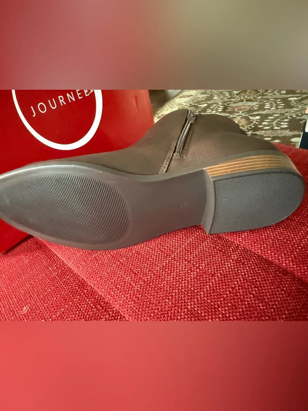 Journee Collection sleek chukka