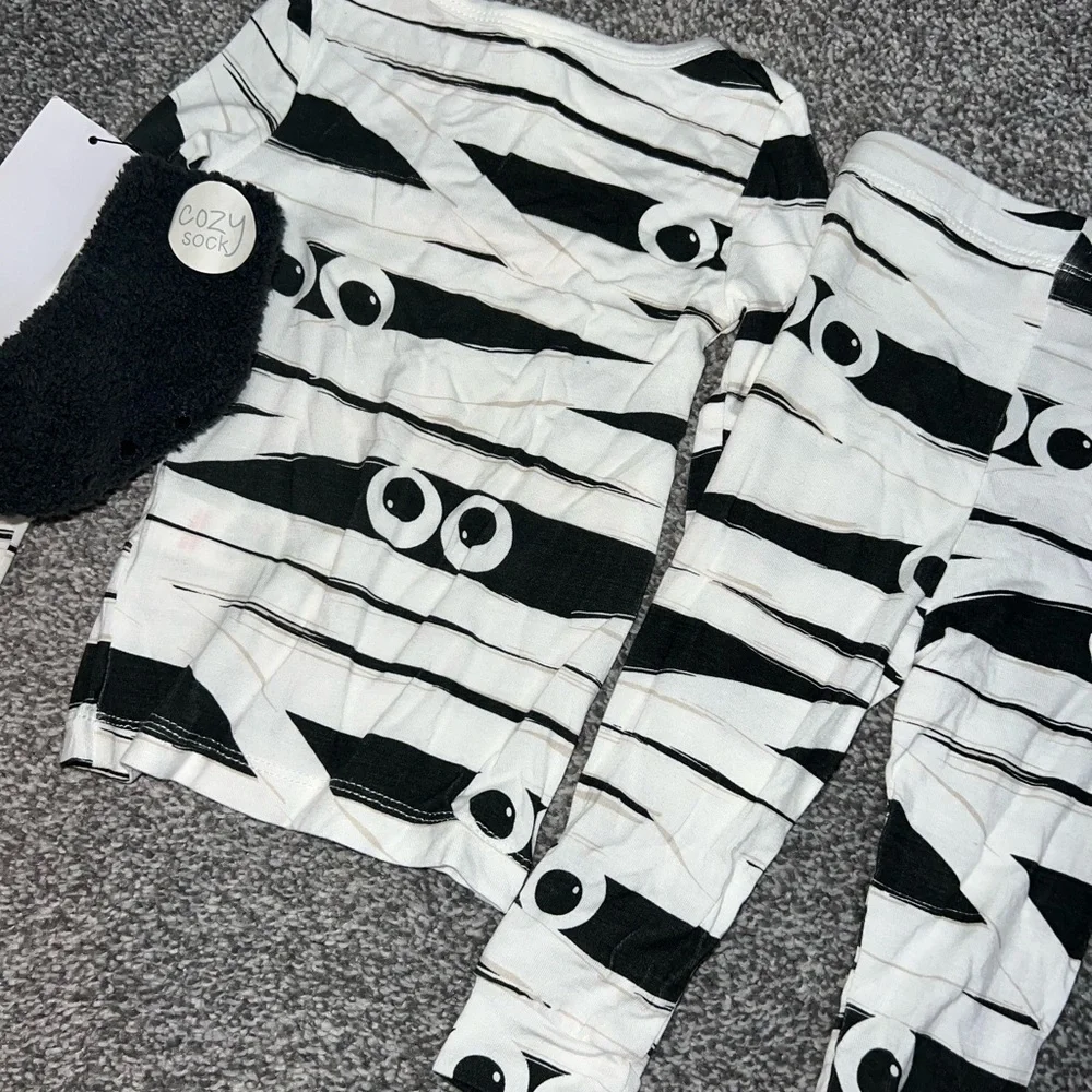 Milkberry or outfit mummy