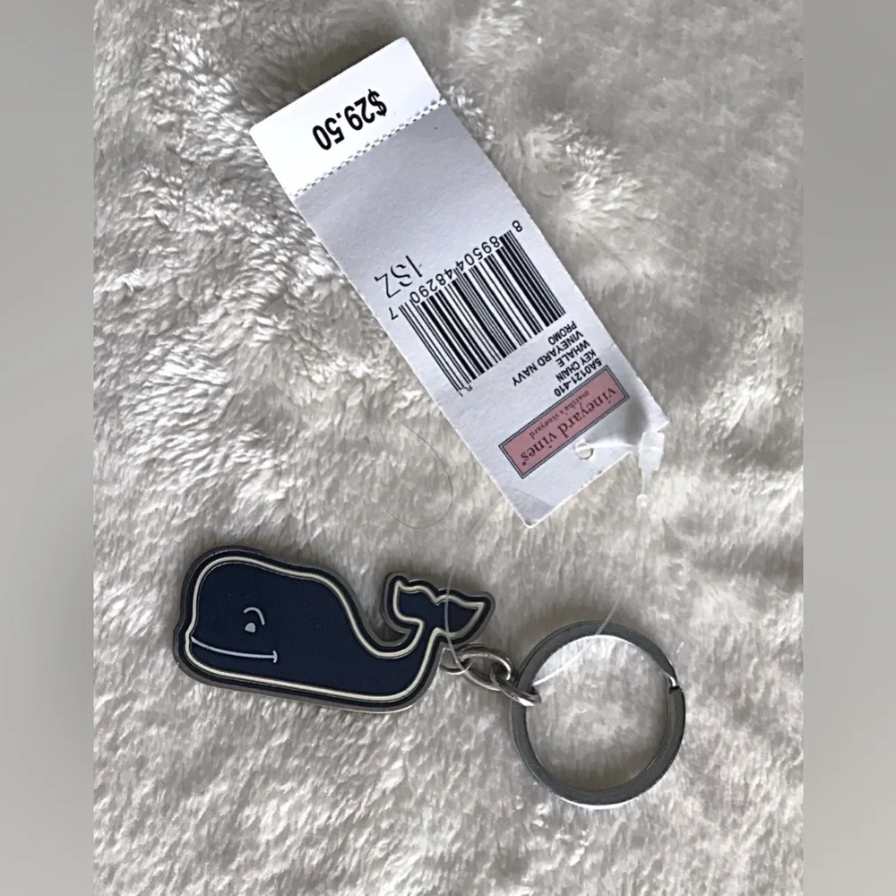 Vineyard Vines RARE (discontinued) Whale Enameled Keychain