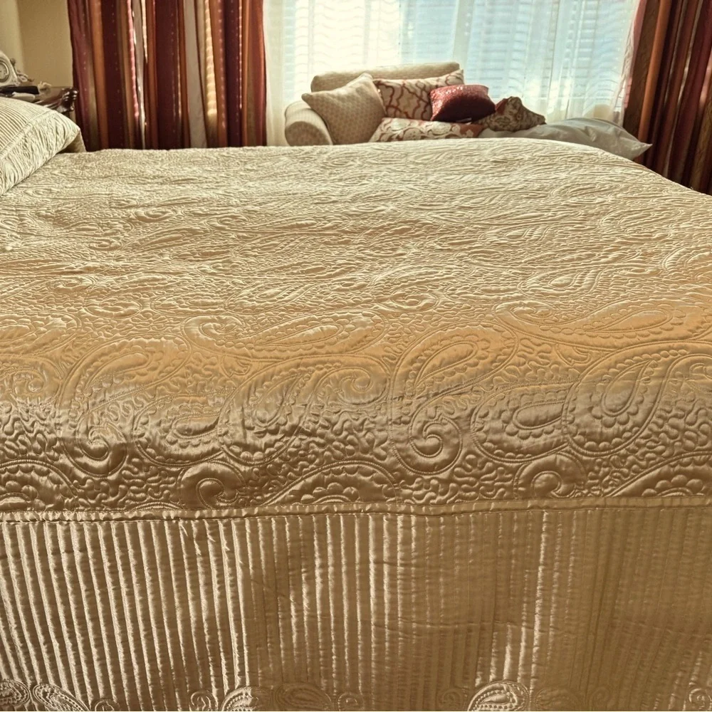 Serenta Quilted Satin Coverlet/Spread - Oversized - Gold