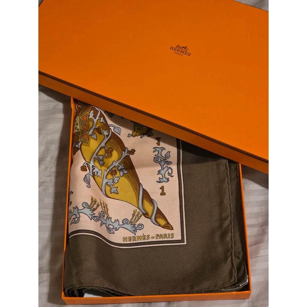 Hermès‎ Le Tarot 90cm Silk Scarf Annie Faivre Brown Gold Vintage Carre w/ Box