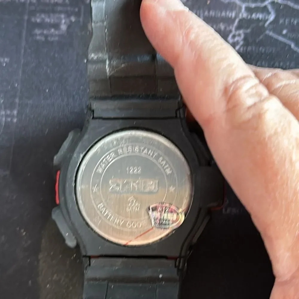 Skmei details men
