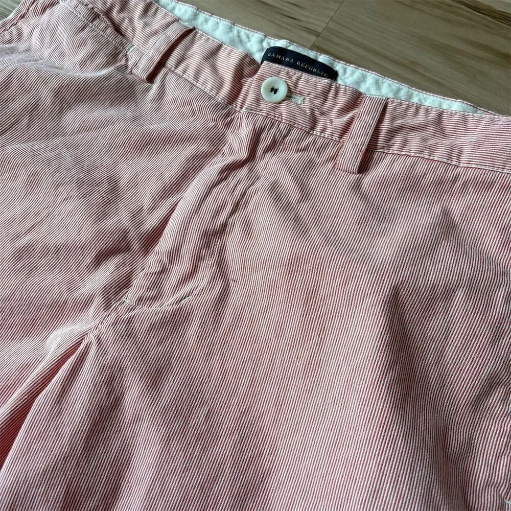 Banana Republic Men's red and white Striped Cotton Chino Shorts Size 32
