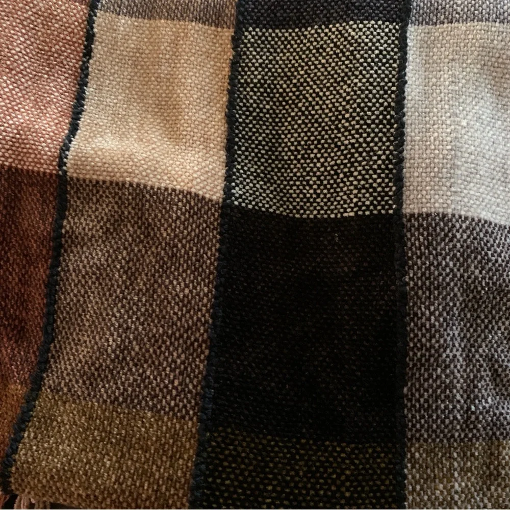 Plaid Scarf Earthtones Brown Black Gray Soft Womens Fashion Croft Barrow
